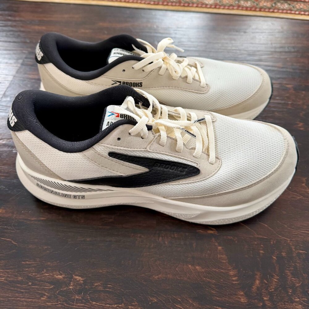 Brooks Adrenaline GTS 24 Running Shoes, Like-New